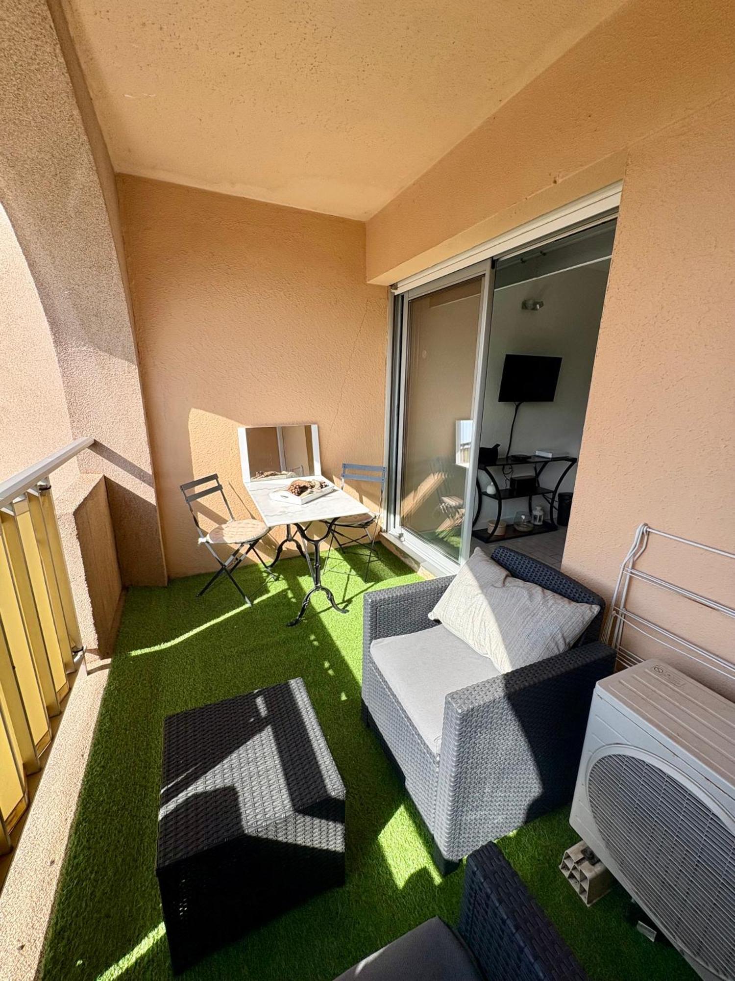 Appartement Sejour Au Port à Hyères Extérieur photo
